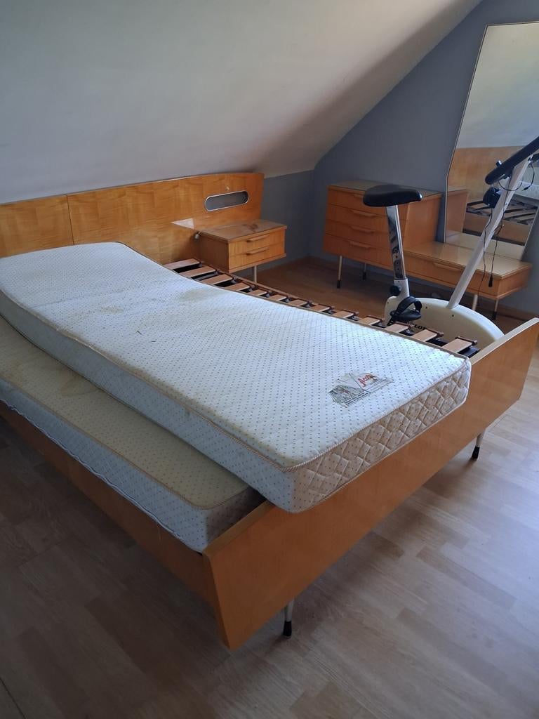 Lit plus armoire à donner, Maison & Meubles, Enlèvement