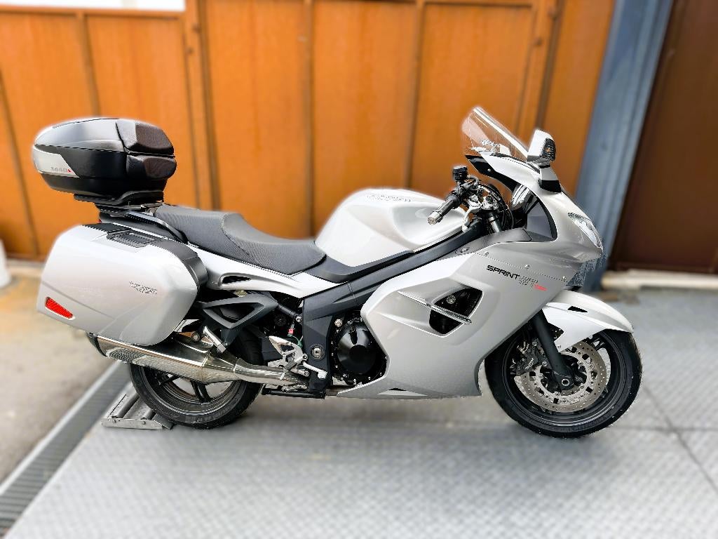 sprint 1050cm³ GT 2010 abs garantie 1.2.3ans jhb, Motos, Motos | Triumph, Entreprise, Tourisme, plus de 35 kW, 3 cylindres, Permis Moto A