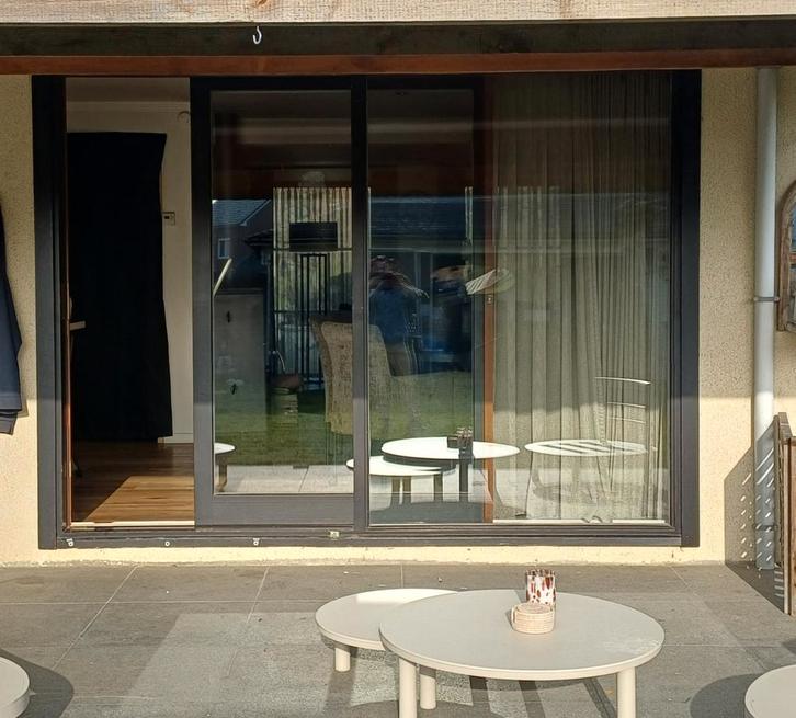 Schuifraam in meranti 2,80m, Doe-het-zelf en Bouw, Raamkozijnen en Schuifdeuren, Gebruikt, Schuifpui, Hout, Inclusief glas, Ophalen