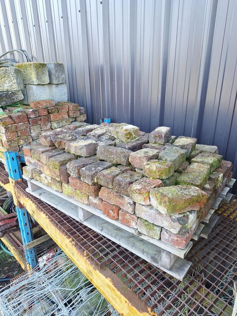 Anciennes briques, Enlèvement, Briques