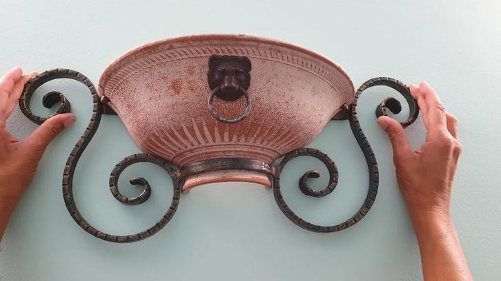 Applique murale en fer forgé et terre cuite, Maison & Meubles, Lampes | Appliques, Neuf, Enlèvement ou Envoi