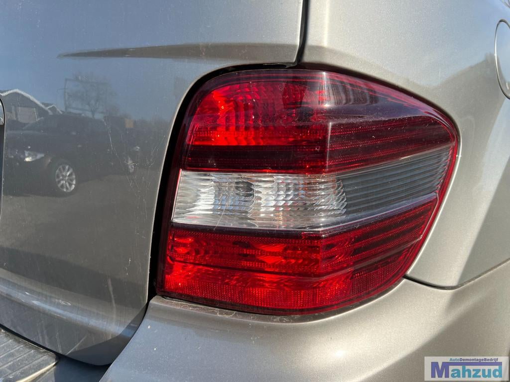 MERCEDES ML W164 rechts achterlicht (donker) 2005-2012, Auto-onderdelen, Gebruikt, Mercedes-Benz AG, Mercedes-Benz, Mercedesstrasse 120
70372  Stuttgart, DE