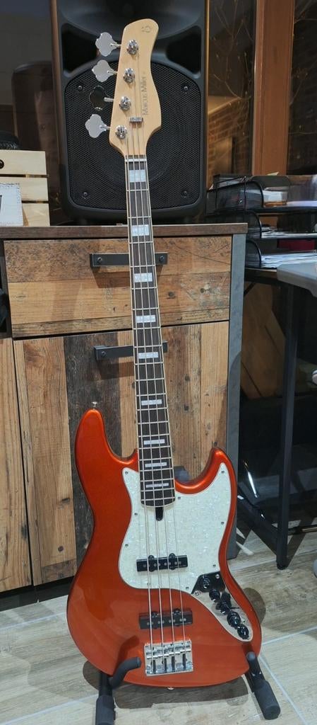 Basse Sire Marcus Miller V7+A4 BMR, Musique & Instruments, Instruments à corde | Guitares | Basses, Utilisé, Électrique, Enlèvement