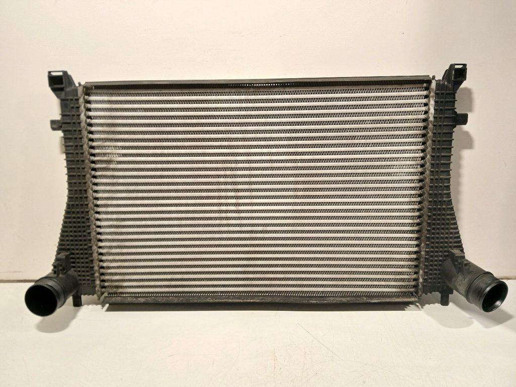 Intercooler radiateur Volkswagen Passat, Onderdelen@venauto.nl, Van der Ven Autorecycling B.V., Ettenseweg 76, 4706 PB Roosendaal, The Netherlands