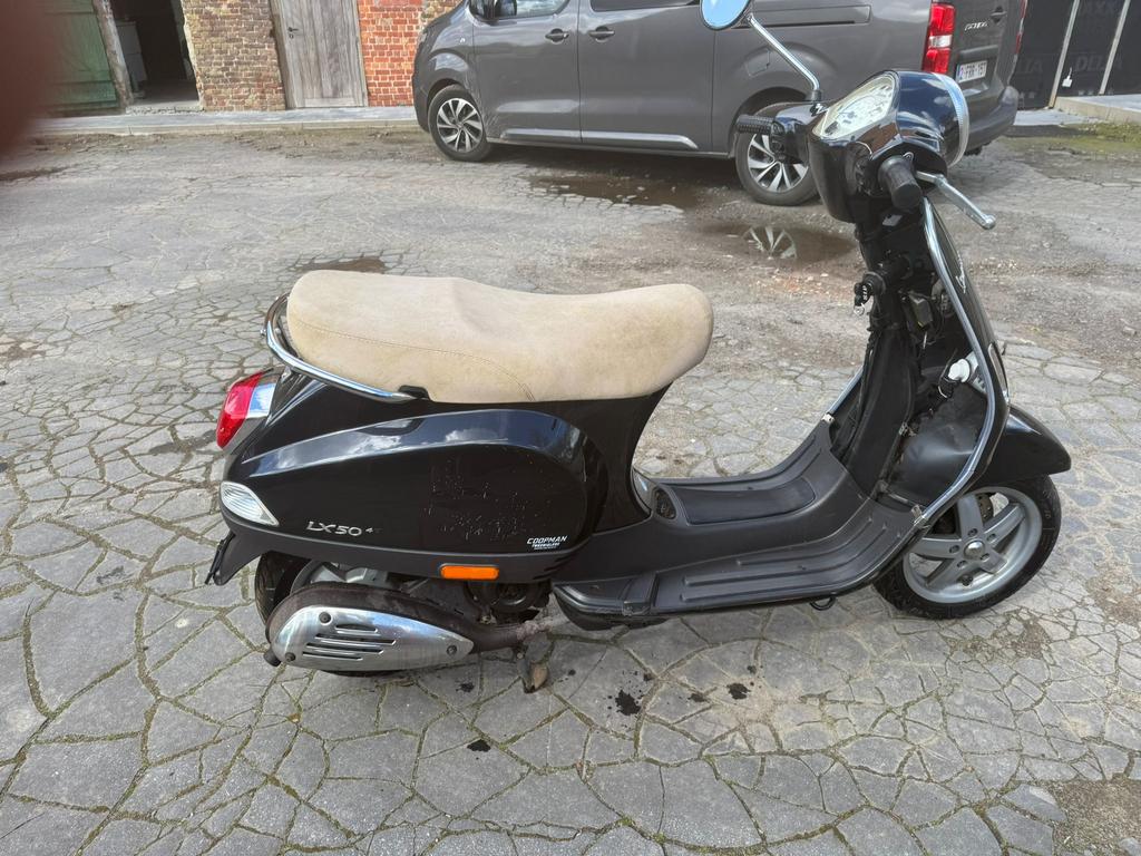 Vespa lx 50 cc B klasse met schade, Ophalen, Vespa