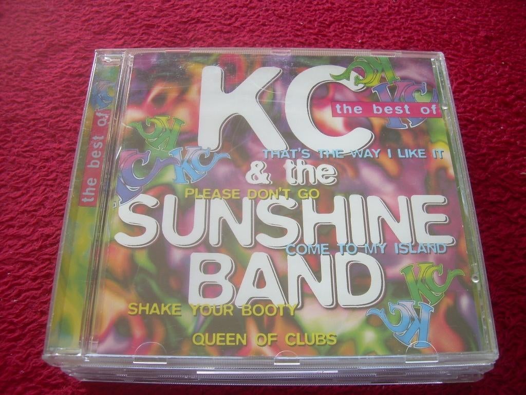CD - K.C. & The Sunshine Band - THE BEST OF, Cd's en Dvd's, Cd's | Dance en House, Ophalen of Verzenden, Zo goed als nieuw, Disco