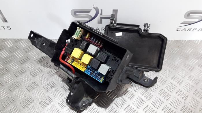 Boîte à fusibles d'un Mercedes ML-Klasse, Autos : Pièces & Accessoires, Électronique & Câbles, Mercedes-Benz, Utilisé, Enlèvement ou Envoi