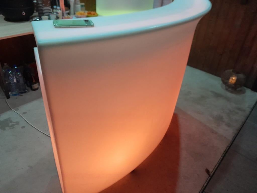 Bar met ijsbakken en ledverlichting te huur, Ophalen