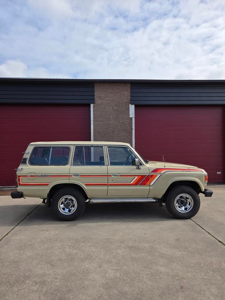 Toyota landcruiser fj62 5speed airco 9 personen oldtimer, Autos, Oldtimers & Ancêtres, Achat, Particulier, Toyota, Essence
