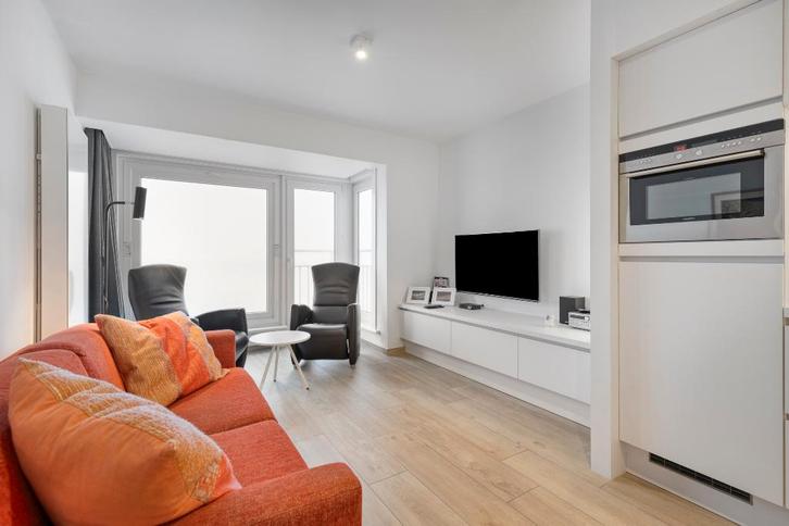 TE HUUR: Zeedijk Middelkerke gerenoveerd appartement, Vakantie, Vakantiehuizen | België, Antwerpen of Vlaanderen, Appartement