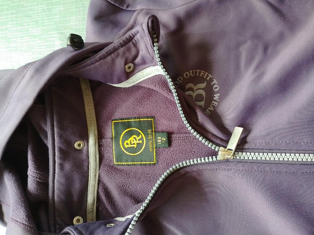 Rij jas BR met kap donkerpaars maat 152, Dieren en Toebehoren, Paardrijkleding, Ophalen, Zo goed als nieuw, Kinderen, Bovenkleding