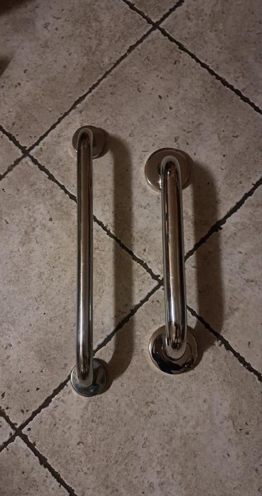 2 barres d'appui - Salle de bain/toilettes, Enlèvement, Comme neuf, Autres types