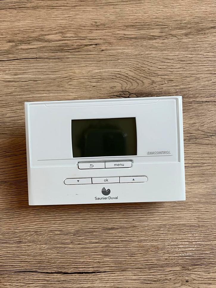 Thermostat filaire programmable Saunier Duval Exacontrol E7, Bricolage & Construction, Thermostats, Comme neuf, Thermostat intelligent