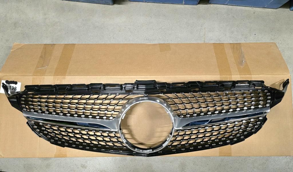 Grill Grille Mercedes C CLASSE W205 DIAMOND AMG LINE NIEUW, Auto-onderdelen, -, Nieuw, Ophalen of Verzenden, -