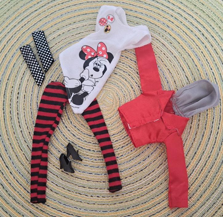 Minnie Mouse outfit voor Barbie/tienerpoppen, Kinderen en Baby's, Speelgoed | Poppen, Gebruikt, Barbie, Ophalen of Verzenden