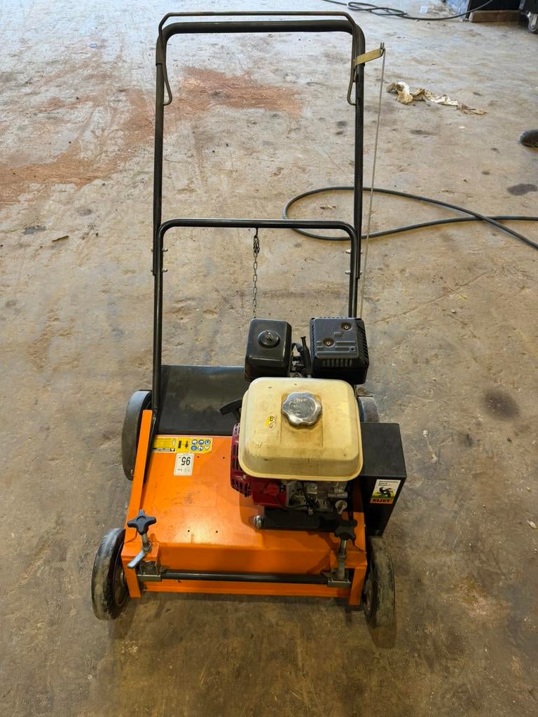 Eliet E501 verticuteermachine, Jardin & Terrasse, Scarificateurs, Enlèvement, Comme neuf