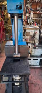 Hydraulische pers 380v, Ophalen