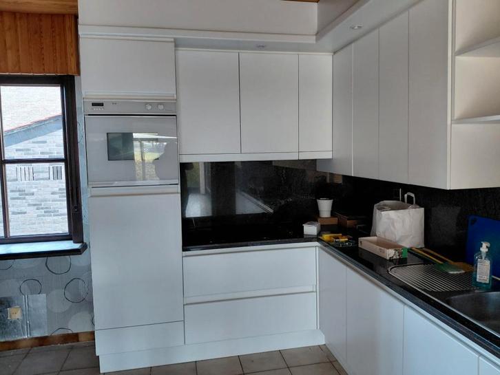 keuken, Huis en Inrichting, Keuken | Complete keukens, Gebruikt, Hoekkeuken, Wit, Graniet of Steen, Greeploos, Ophalen