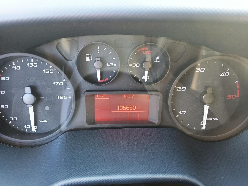 Iveco daily hi-matic 35c18 L2H2, Auto's, Automaat, Achterwielaandrijving, Wit, Bedrijf