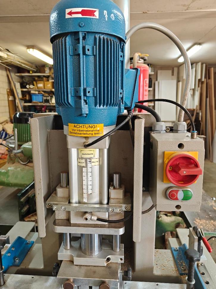 houtbewerkingsmachine rijboringen voor kasten en keukens, Zakelijke goederen, Machines en Bouw | Houtbewerking, Ophalen