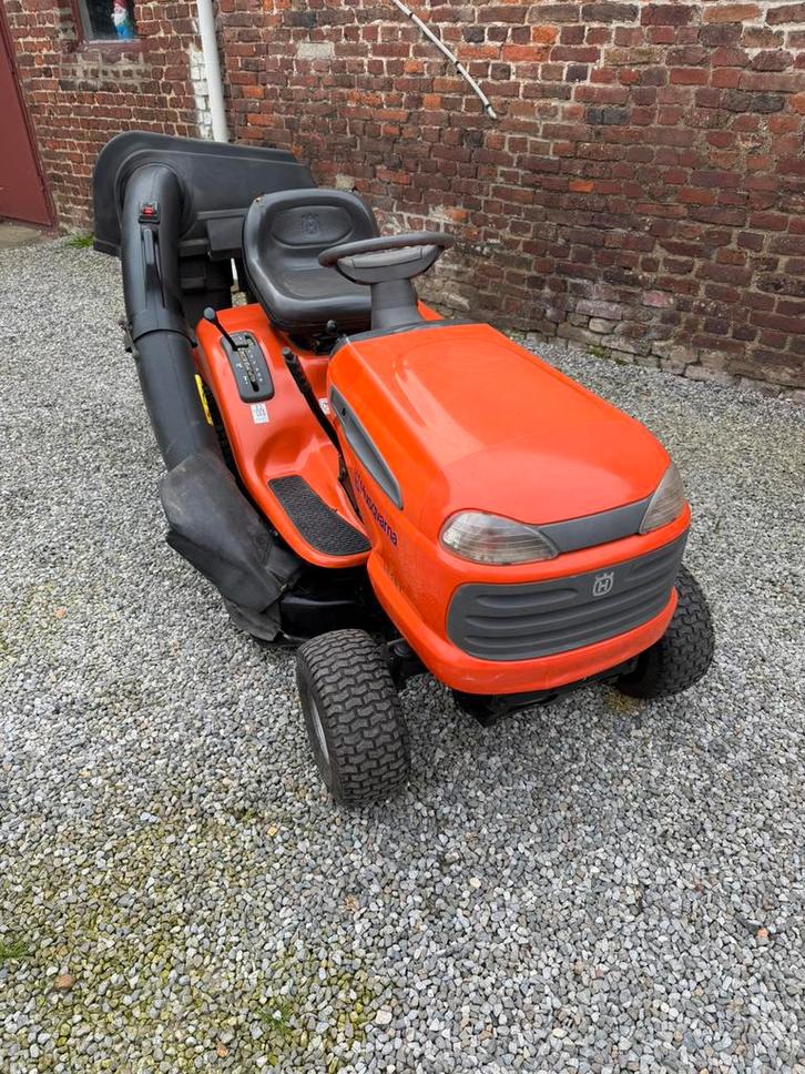 Tracteur tondeuse Husqvarna, Jardin & Terrasse, Tondeuses autoportées, Utilisé, 90 à 120 cm, Démarrage électrique, Bac de ramassage