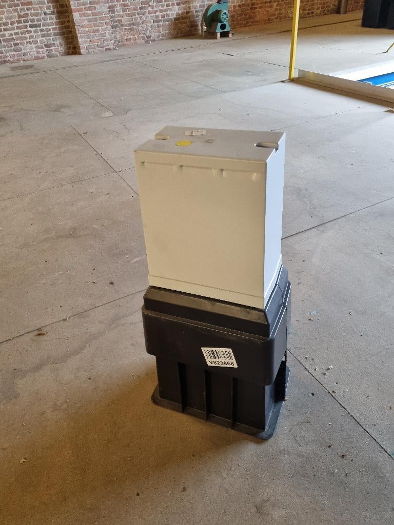 Schakelkastje in kunststof voor buiten, Ophalen, Zo goed als nieuw