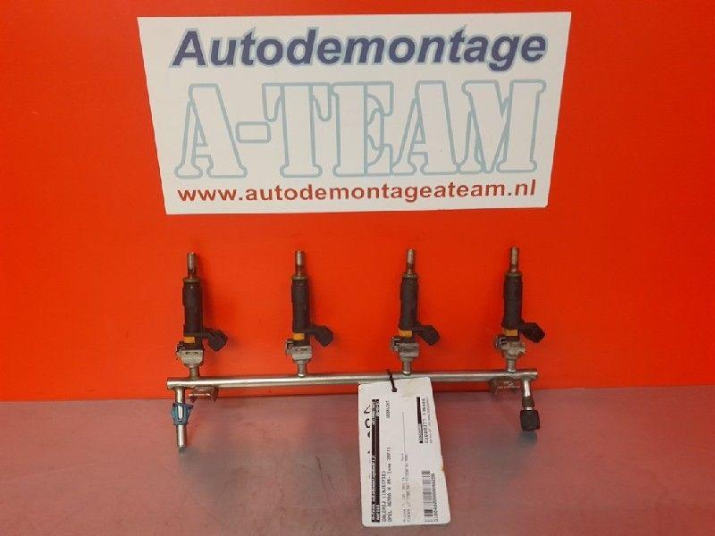INJECTIEGALERIJ Opel Astra H SW (L35) (55353806), Gebruikt, Opel