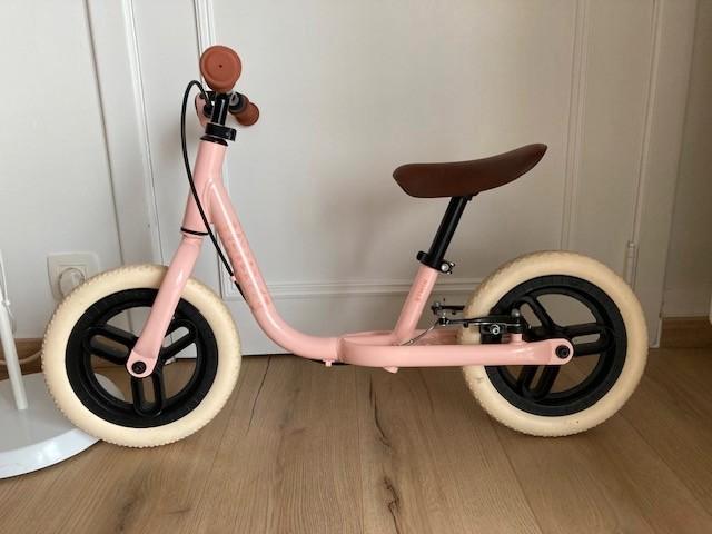 BTWIN loopfiets van 10 inch, Kinderen en Baby's, Speelgoed | Buiten | Voertuigen en Loopfietsen, Zo goed als nieuw, Loopfiets