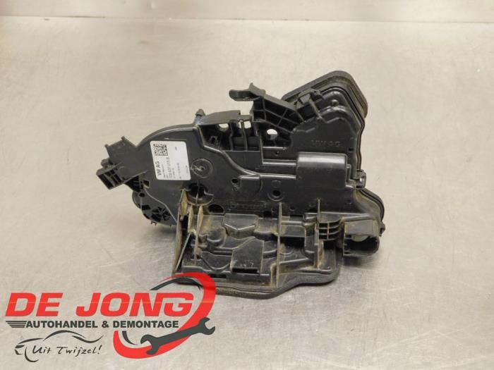 Serrure portière mécanique 4portes avant gauche d'un Cupra, Autos : Pièces & Accessoires, Carrosserie & Tôlerie, Seat, Utilisé