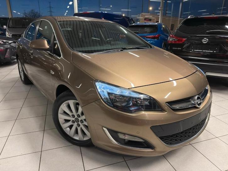 Opel Astra Notchback 1.7D 81kW Euro 5, Auto's, Opel, Bedrijf, Astra, ABS, Airbags, Airconditioning, Alarm, Bluetooth, Boordcomputer