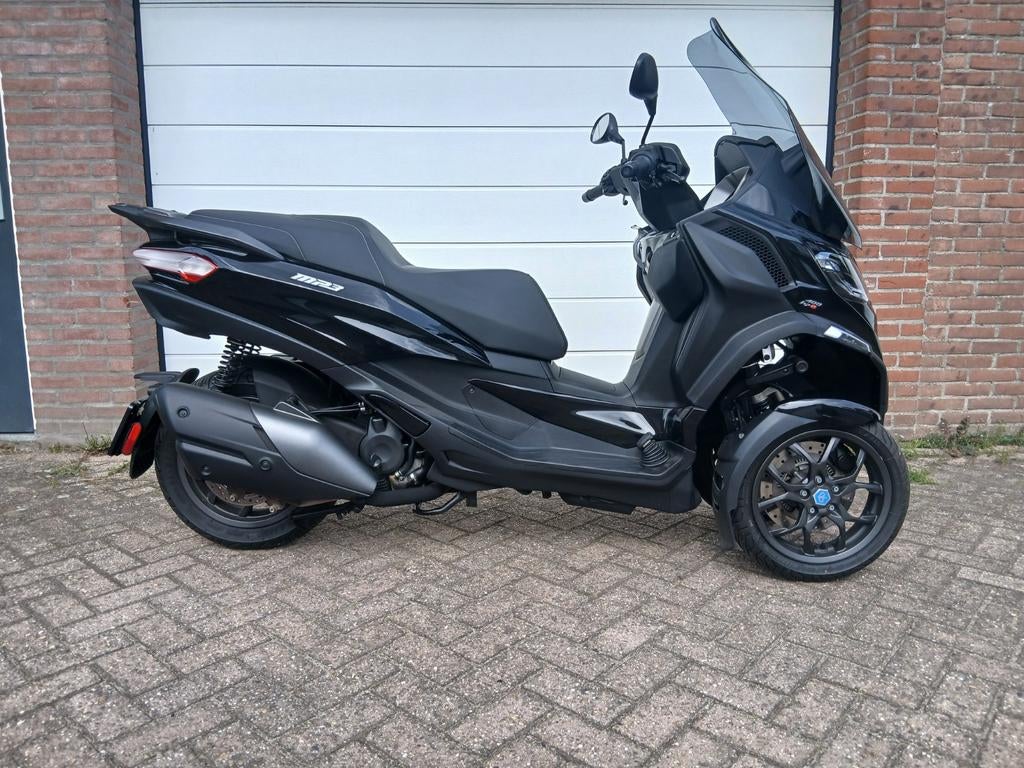 Zeer mooie piaggio mp3 400hpe 4tact benzine bouwjaar 2025., Motoren, Particulier