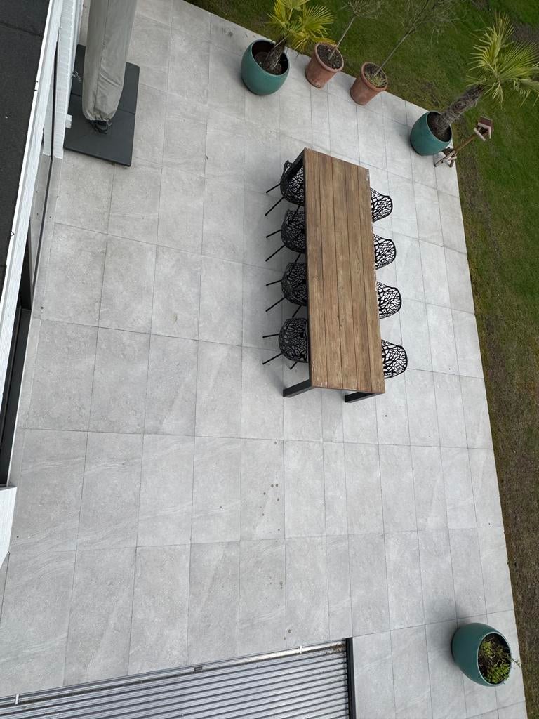 Tegels terras, Ophalen, Zo goed als nieuw