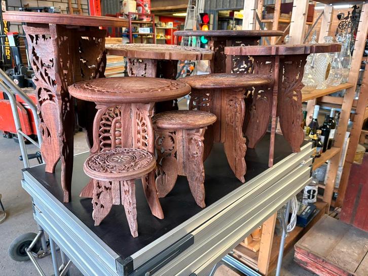 Handgesneden tafeltjes, Antiek en Kunst, Kunst | Beelden en Houtsnijwerken, Ophalen