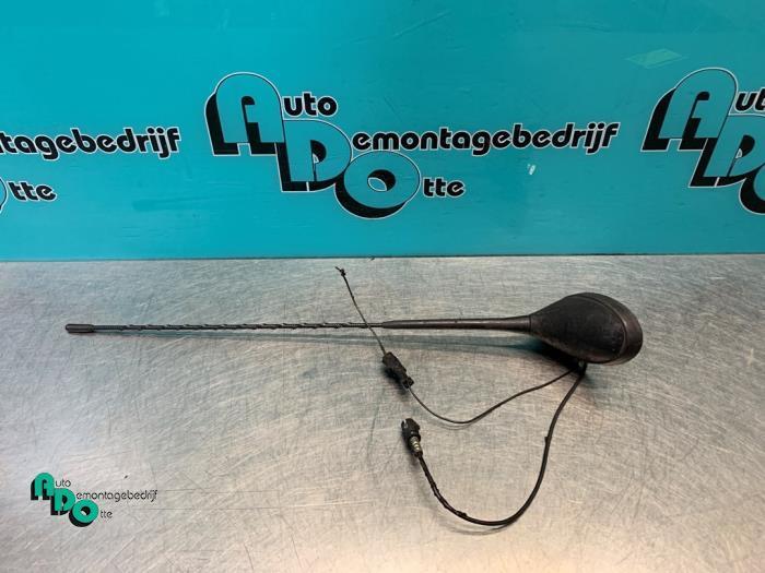 Antenne d'un Peugeot 206 (206 98-), Autos : Pièces & Accessoires, Électronique & Câbles, Peugeot, Utilisé, 3 mois de garantie