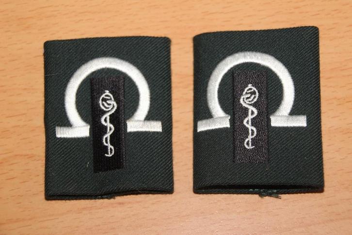 ABL Paar passanten Medische Dienst Adjt, Verzamelen, Militaria | Algemeen, Landmacht, Embleem of Badge, Verzenden