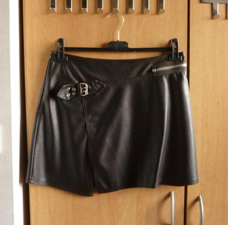 Donkerbruine nepleren korte rok Maat 38, Kleding | Dames, Rokken, Maat 38/40 (M), Ophalen of Verzenden