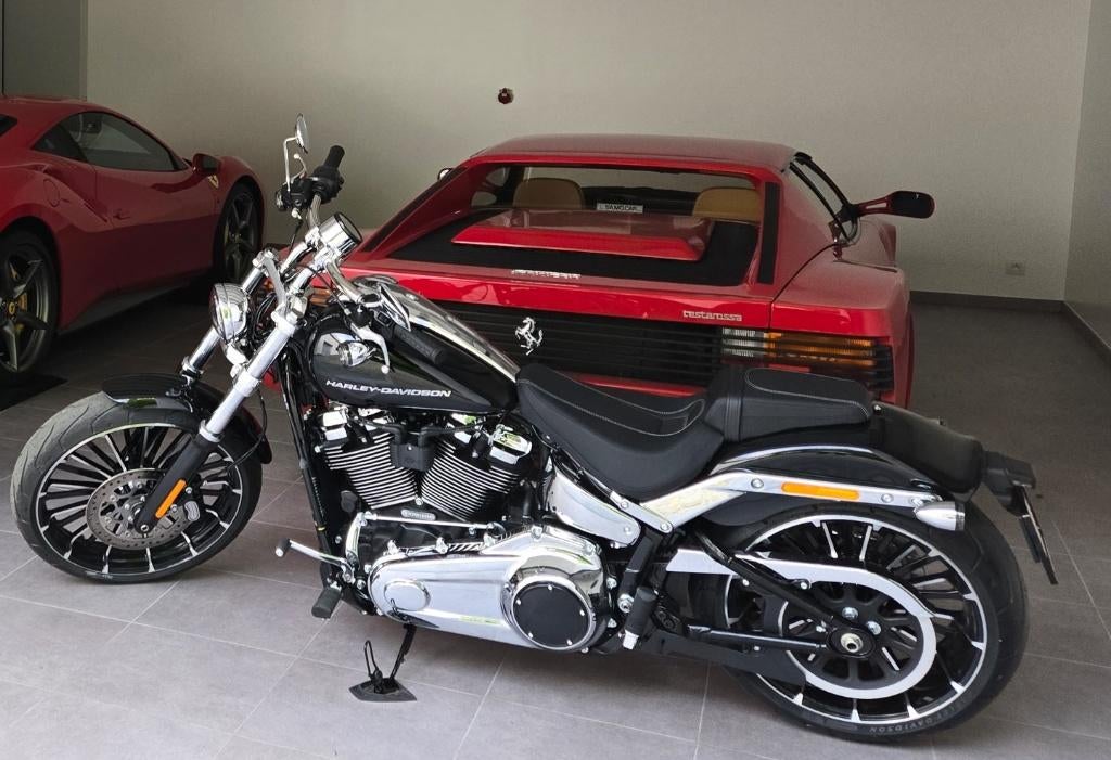 Harley-Davidson Breakout 117, Motos, Motos | Harley-Davidson, Particulier, 2 cylindres, ABS, Régulateur de vitesse, Amortisseurs réglables électroniquement