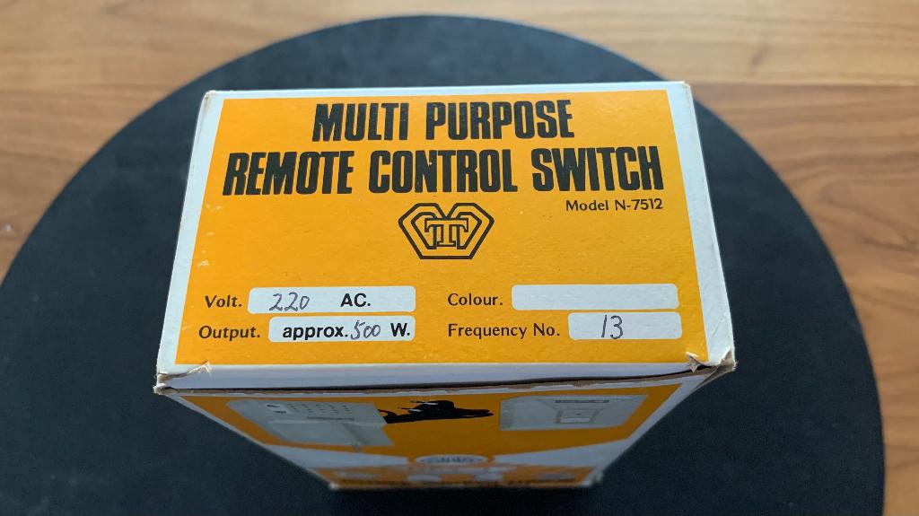 Gelijk nieuw Remote switch model N-7512 / Draadloze afstand, Ophalen of Verzenden, Zo goed als nieuw, Universeel