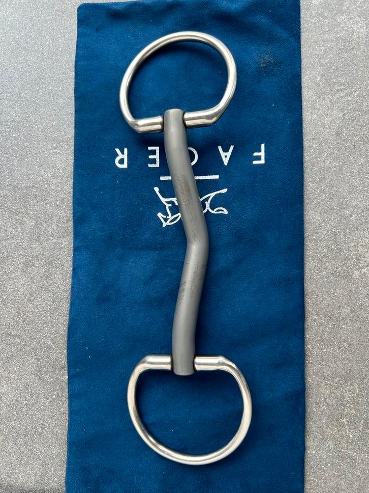 Fager bustrens Sara 13,5 cm, Dieren en Toebehoren, Paarden en Pony's | Hoofdstellen en Tuigage, Zo goed als nieuw, Ophalen of Verzenden