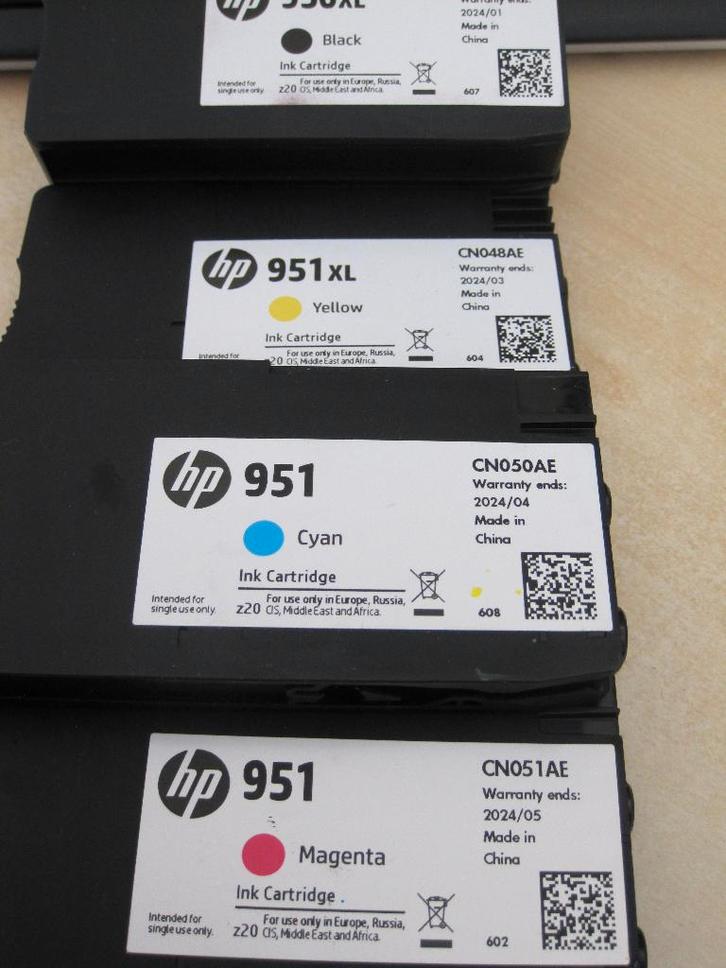 HP CARTRIDGE  950 XL zwart en 3x 951, Informatique & Logiciels, Fournitures d'imprimante, Comme neuf, Cartridge, Enlèvement ou Envoi