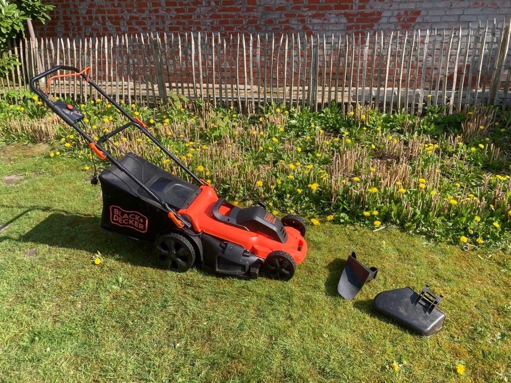 Elektrische grasmaaier Black & Decker 2000 W, Ophalen, Gebruikt, Elektrische grasmaaier, Black & Decker