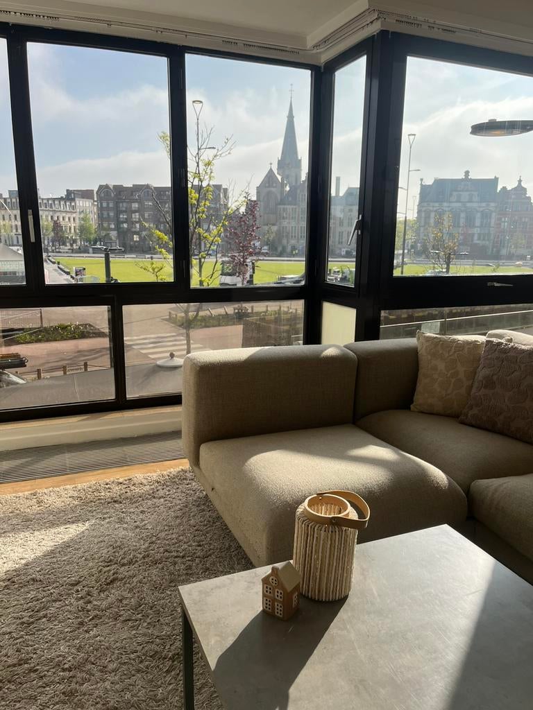 Ruim, gemeubeld appartement op de Grote Markt – toplocatie, 50 m² ou plus, Province de Flandre-Orientale