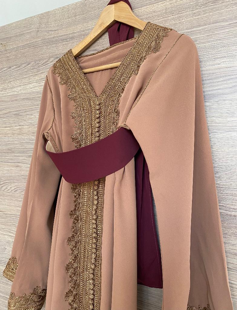 Marokkaanse kaftan en zijn riem, Kleding | Dames, Gelegenheidskleding, Zo goed als nieuw, Bruin, Ophalen