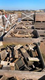 Gezaagd hout van palletten voor de kachel, Ophalen