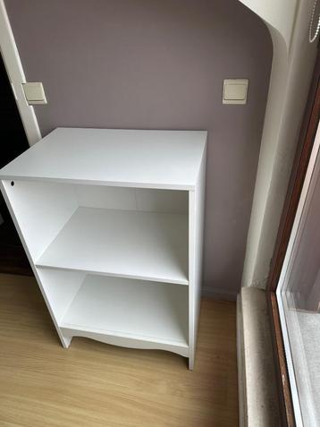 wit kastje ikea beschikbaar voor biedingen