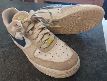 KINDERSCHOENEN beschikbaar voor biedingen