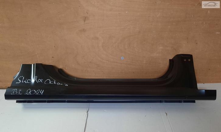 Dorpel rechtsvoor Skoda Octavia IV v.a 2020 5E7809602D, Auto-onderdelen, Carrosserie, Bumper, Skoda, Rechts, Nieuw, Herkomst onderdeel bekend