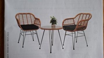 TRENDY BUITEN TAFEL SETJE ZO GOED ALS NIEUW! beschikbaar voor biedingen
