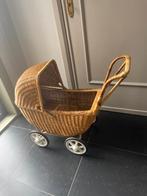 Rieten poppenwagen. Buggy in riet. Kleuter formaat, Kinderen en Baby's, Speelgoed | Poppen, Ophalen, Gebruikt, Overige typen