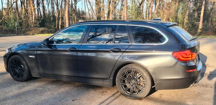 Bmw 520d (met trekhaak), Autos, BMW, Particulier, Série 5, Attache-remorque, Diesel, Break, Automatique, Tissu, Entretenue par le concessionnaire